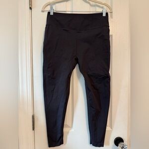 Fabletics Sleek Seamless High-Waisted
Legging 7/8